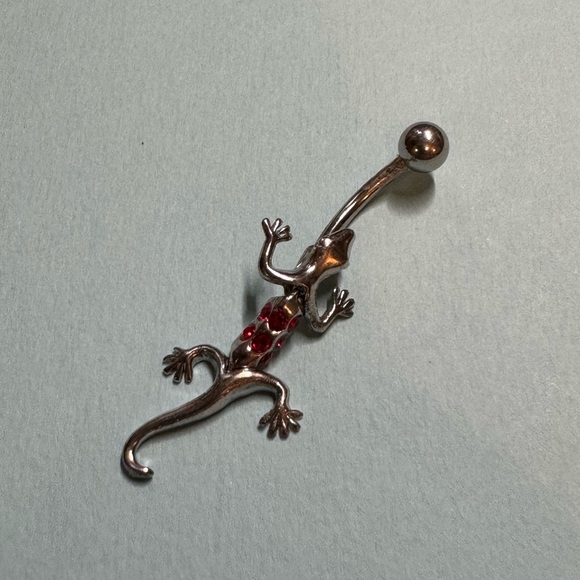 Lizard 🦎 belly ring with Ruby’s - Picture 1 of 3